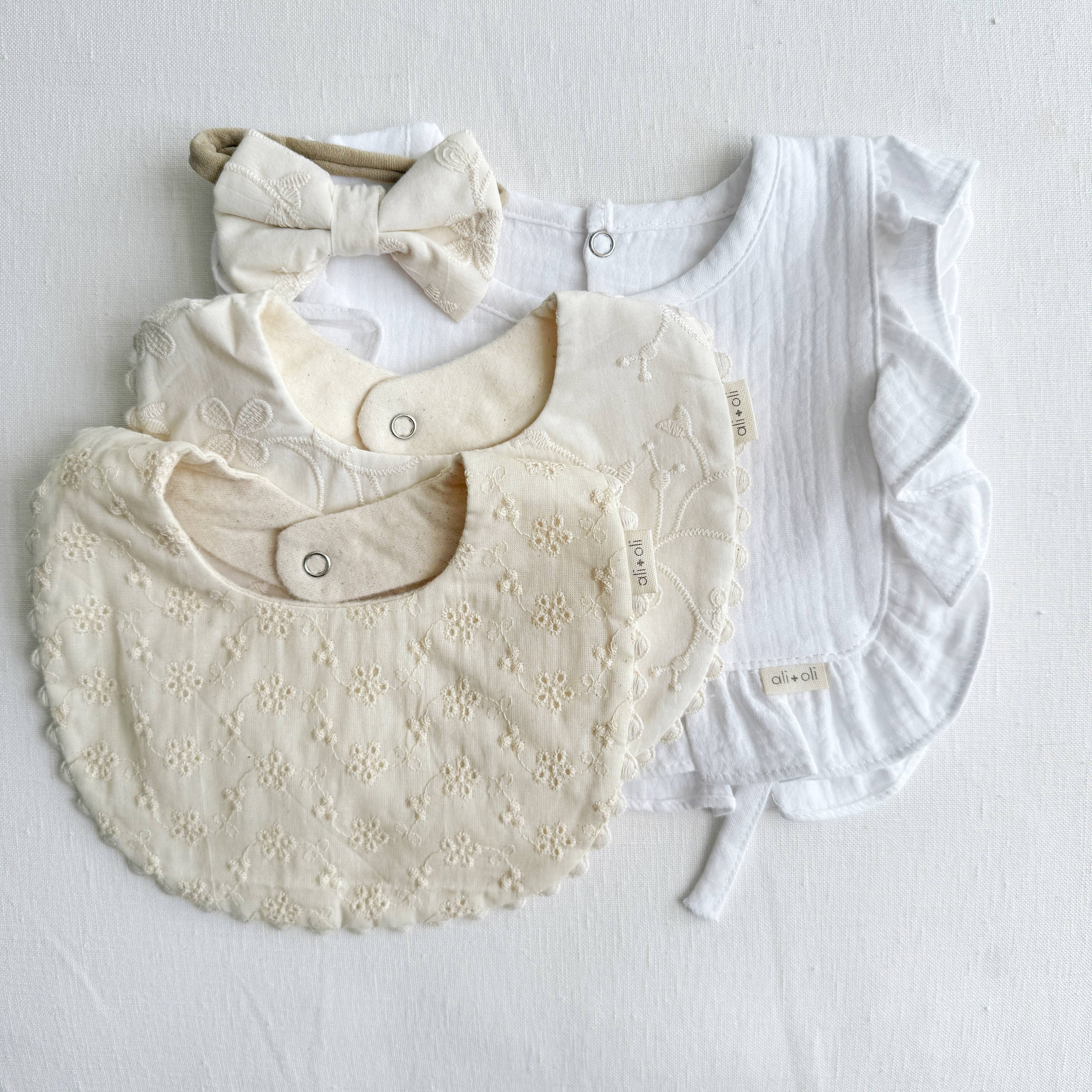 Muslin Cotton Ruffle Baby Bib (White)