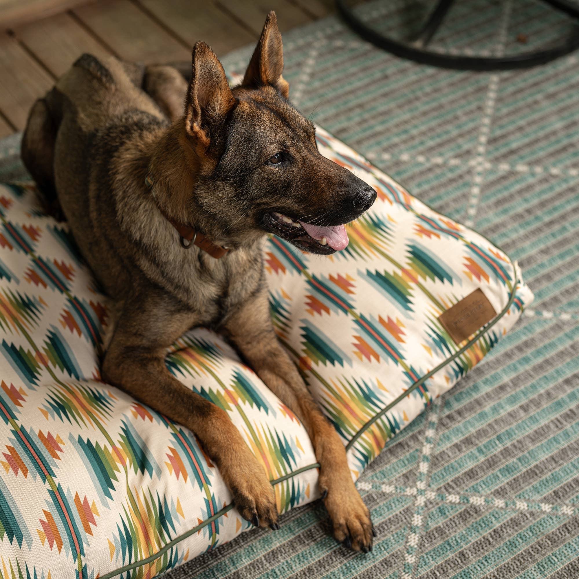 Pendleton All Season Pet Napper - Falcon Cove