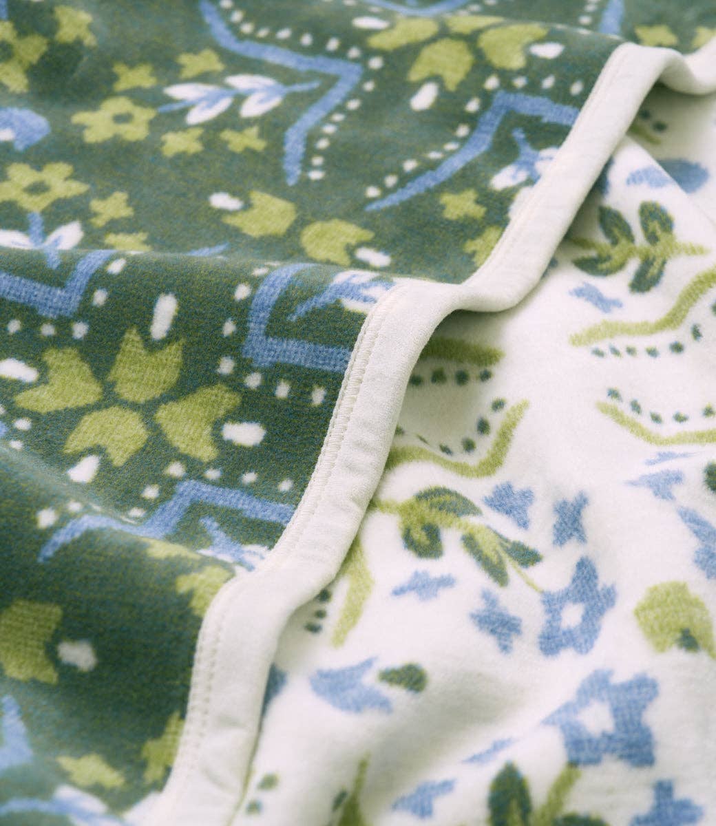 Farmhouse Flowers Family-Size Blanket