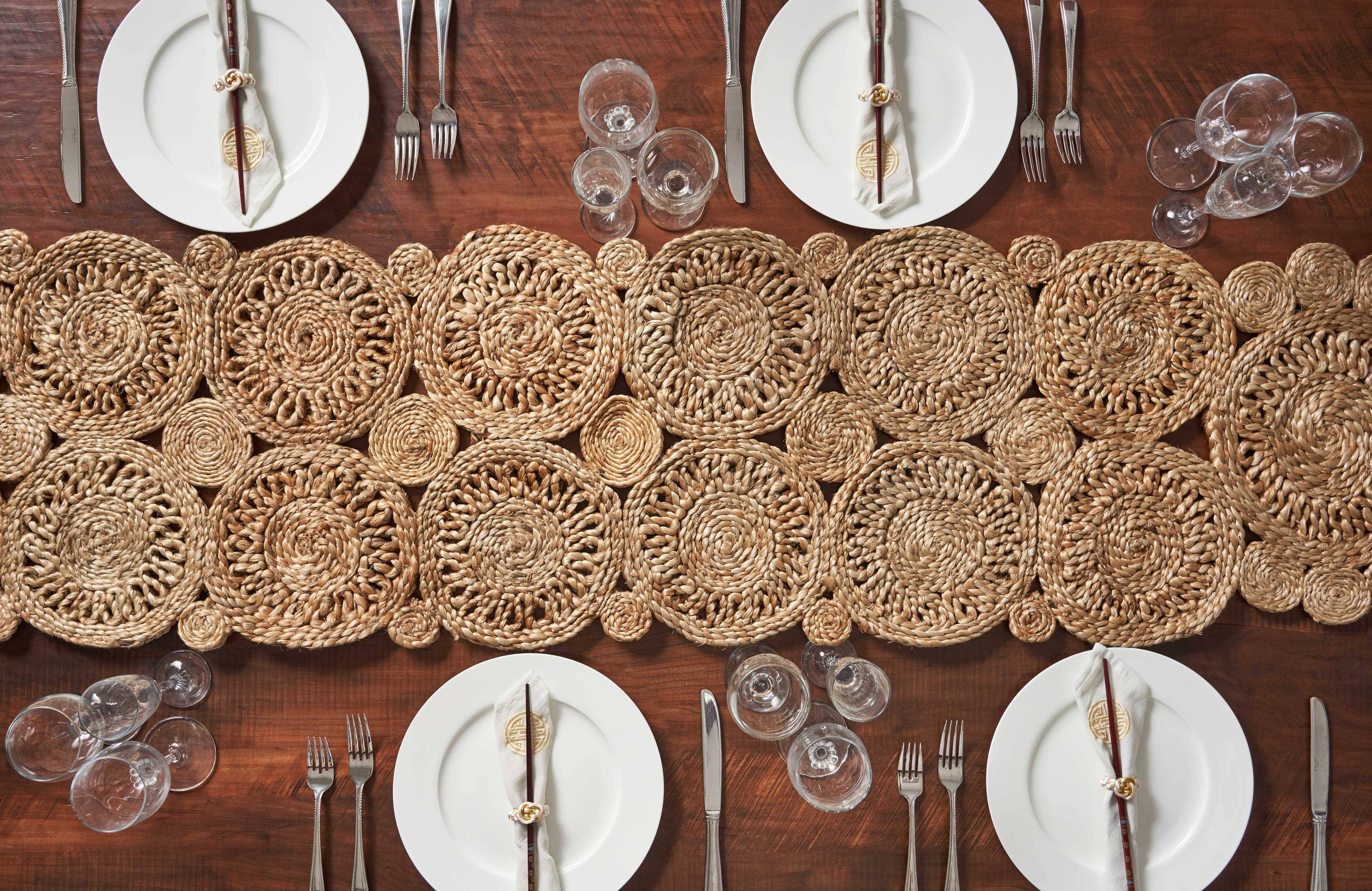 Detailed Braided Jute Table Runner